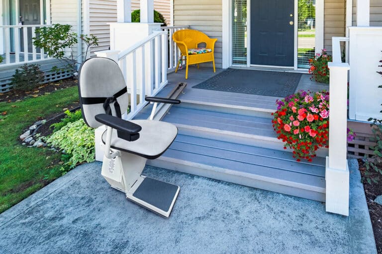 Outdoor stairlift